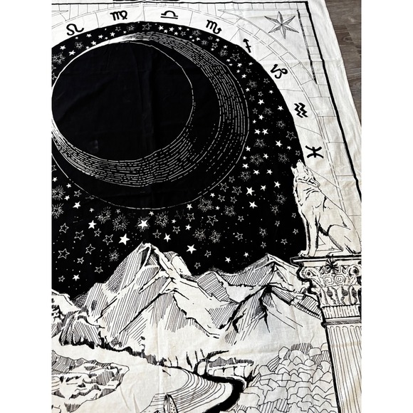 The Moon Tarot Card Tapestry Black White XVIII Wolf Zodiac Wall Hanging 74x57 - Picture 6 of 12